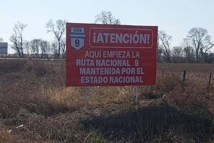 Cartel que dispuso el Gobierno de Santa Fe en el inicio de la ruta nacional 9