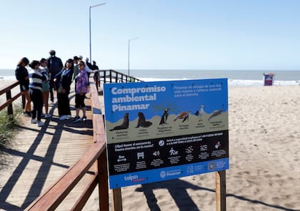 Cartelería que hace alusión a la fauna de la zona