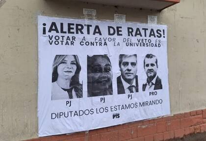 Carteles contra los diputados en Tucumán