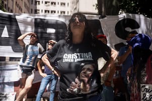 Cristina Kirchner sigue internada y le darían el alta mañana, tras la operación por una apendicitis