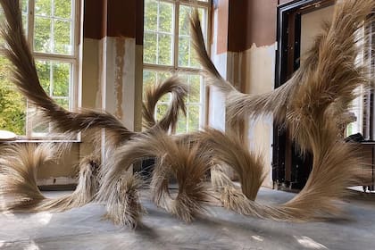 Cartier, Simone Rocha y Chloe son algunas de las marcas que se acercan a Lennox en busca de sus creaciones.