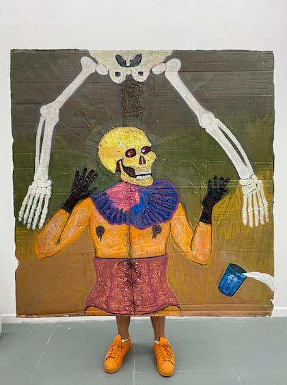 El artista detrás de una de sus pinturas