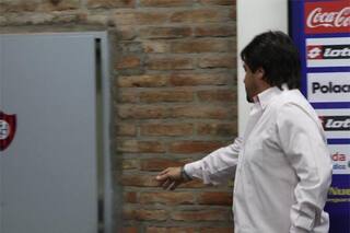 Arde San Lorenzo: mientras llega Pizzi, los jugadores abandonaron la concentraci