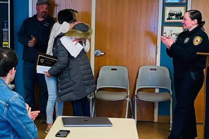 Caryn Hebert Sullivan y la repartidora que le salvó la vida, Sophia Furtado