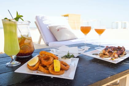 After beach en el Parador de Montoya.