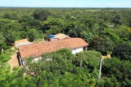 Casa del agricultor Vilmar Luiz Lermen rodeada de agroforestería en Exu, en la región semiárida de Pernambuco