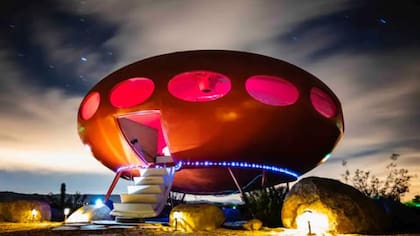 Casa del Futuro está en el Parque Nacional Joshua Tree en California, Estados Unidos.

Foto: Airbnb