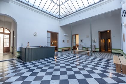 Casa Lahusen forma parte del casco histórico y previo a su reforma, se llamaba Posada del Virrey.