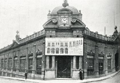 Casa Mirás. Balcarce y Alsina.