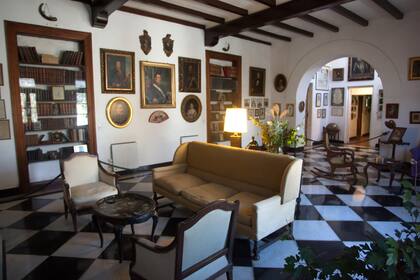 Vista al interior de El Paraíso, de Manuel Mujica Lainez, en Cruz Chica, La Cumbre