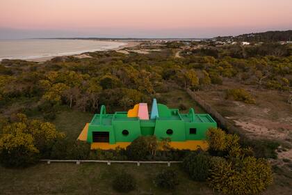Casa Neptuna, residencia para artistas diseñada por Giménez en Uruguay