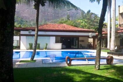 Casa qque compró Neymar a la actriz Cláudia Raia.