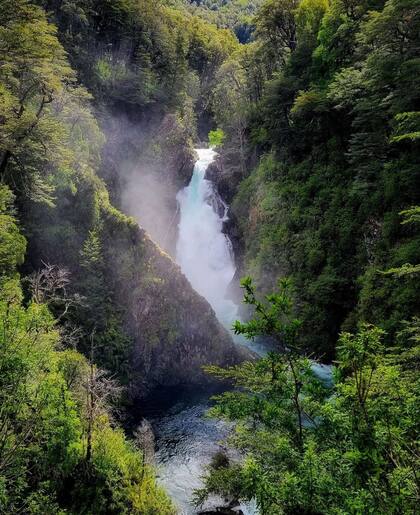 Cascada Chachin, en San Martín de los Andes, Neuquén ofrece una increíble naturaleza - Imagen: Instagram @turismoneuquen