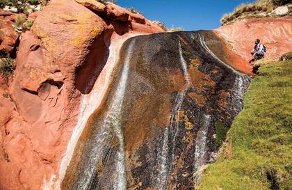 La cascada Tres Piedras en La Rioja lleva el nombre del antiguo rancho situado a pocos metros.