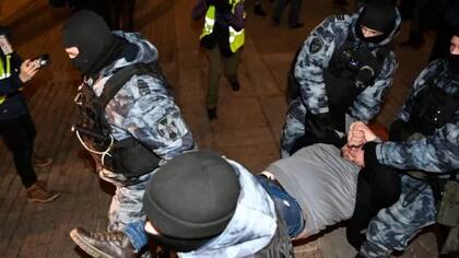 Casi 14.000 personas fueron detenidas en Rusia desde que comenzó el conflicto en Ucrania