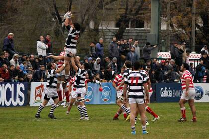 CASI le ganó con autoridad a Alumni