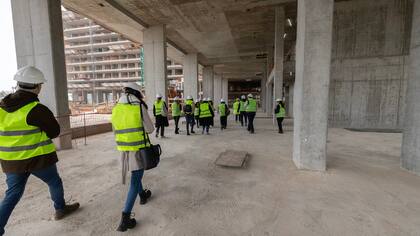 Casi sesenta arquitectos e interioristas acudieron a la primera recorrida de Bliss Bs As para visitar los 24 departamentos que se ambientarán para Experiencia Living 2025.