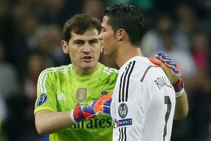 Casillas le habla a CR7