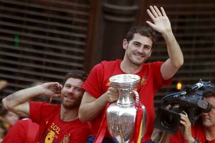 Casillas y Xabi Alonso, en los festejos del bicampeonato de España