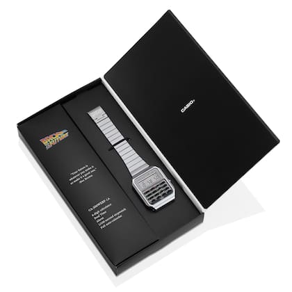 Casio va por lo retro con su nuevo reloj calculadora que homenajea a la saga de Volver al futuro