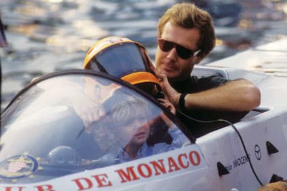 En mayo de 1986, durante el Gran Premio de Off Shore de Mónaco, subió a su lancha con su hijo mayor, Andrea