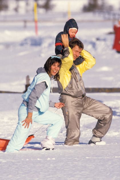 Durante el invierno de 1985, Carolina y Stéfano esquiaron en Saint Moritz con su primogénito, Andrea