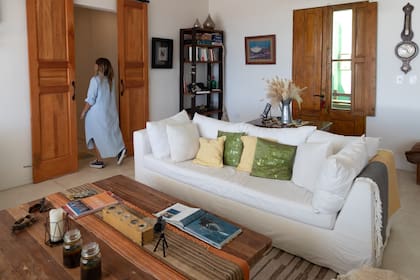 Casona Islas Blancas, clima de hogar y vista al mar en Camarones.