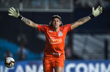 Cassio festeja un triunfo ante Racing, por la Copa Sudamericana 2019, en Avellaneda