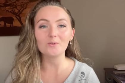 Cassiy Johnson es una emprendedora que logra mantener a su bebé con tutoriales de YouTube