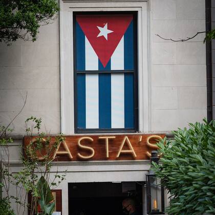 Casta's Rum Bar se encuentra a menos de diez minutos de la nueva oficina de Donald Trump en la Casa Blanca