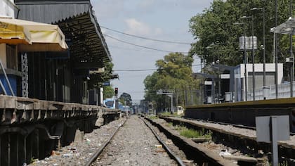 La línea Sarmiento del tren no funciona desde anoche por problemas eléctricos