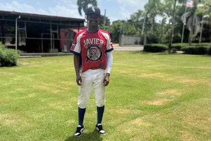 Castillo integró la selección Sub-18 de Cuba y fue uno de los prospectos más buscados por su velocidad y defensa