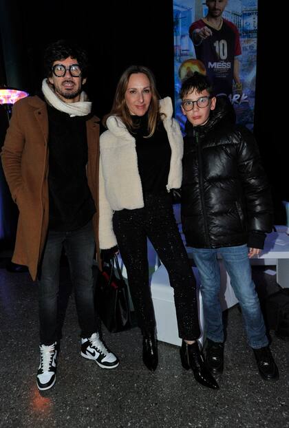 Catarina Spinetta convirtió la invitación en una salida familiar, y como los demás presentes pudo explorar nueve instalaciones temáticas que incluyen juegos digitales y físicos, para aprender los trucos y habilidades del mejor jugador del mundo