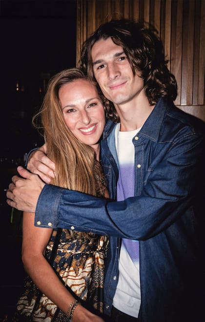 Catarina Spinetta y su hijo, Ángelo Mutti, fueron uno de los primeros en llegar al encuentro