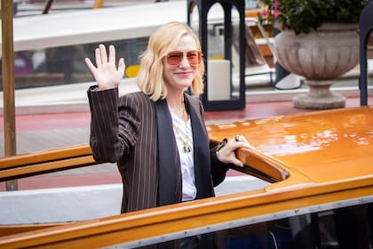 Cate Blanchett se retira del Excelsior Hotel en una nueva edición del Festival de Venecia