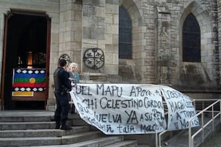 Mapuches tomaron la catedral de Bariloche: pidieron la liberación de un líder
