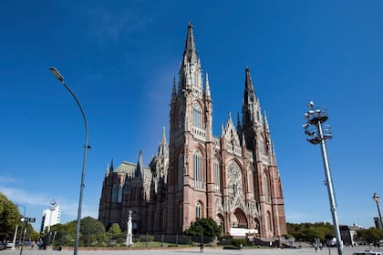 La Catedral de La Plata es la de mayor superficie en América del Sur