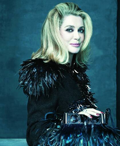 Catherine Deneuve fue la elegida por Marc Jacobs para promocionar la Noé Bag para Louis Vuitton