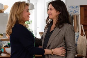 La verdad: Catherine Deneuve y Juliette Binoche brillan en una película a su medida