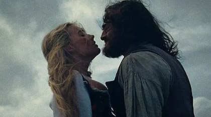 Cathy y Heathcliff en una nueva versión fílmica del clásico de la literatura inglesa Cumbres borrascosas, de Emily Brontë