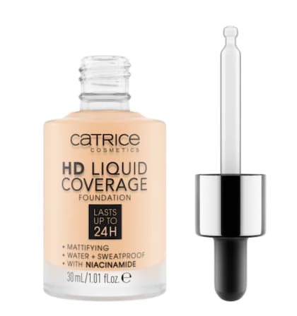 Catrice Cosmetics recomienda hidratar la piel antes de aplicar la base. Sobre todo en el caso de las pieles secas