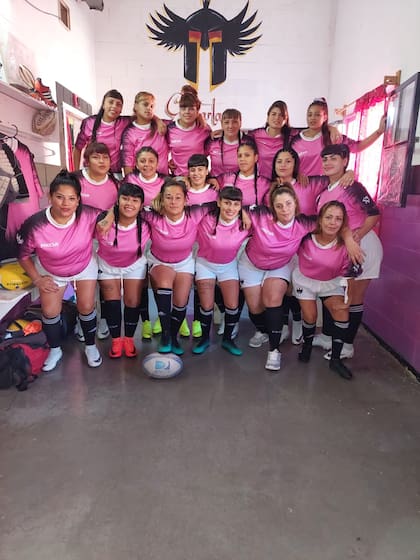 Caty junto al grupo de mujeres privadas de la libertad que forman parte del programa Espartanas