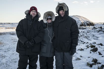 Caulfield junto a los creadores de Game of Thrones