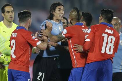 Cavani, furioso con Jara