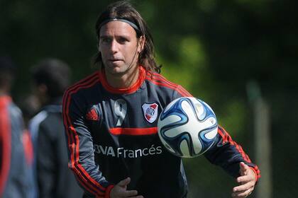 Cavenaghi no entrenó pero igual jugaría el clásico