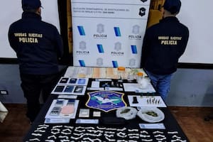 Desbarataron un punto de venta de cocaína, marihuana y tusi en Martínez