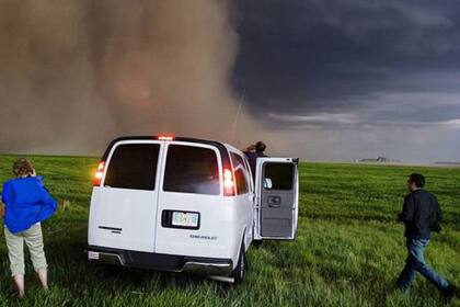 Muchas personas persiguen tornados sin preparación adecuada