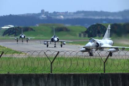 Cazas taiwaneses en la base aérea de Hsinchu, Taiwán
