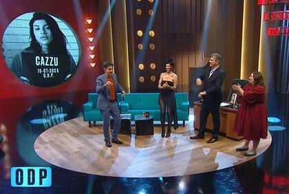 Cazzu le enseñó a bailar a los integrantes del programa y despertó las risas de todos (Captura: eltrece)