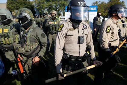CBS News reveló que más de una docena de manifestantes fueron arrestados en Broadview